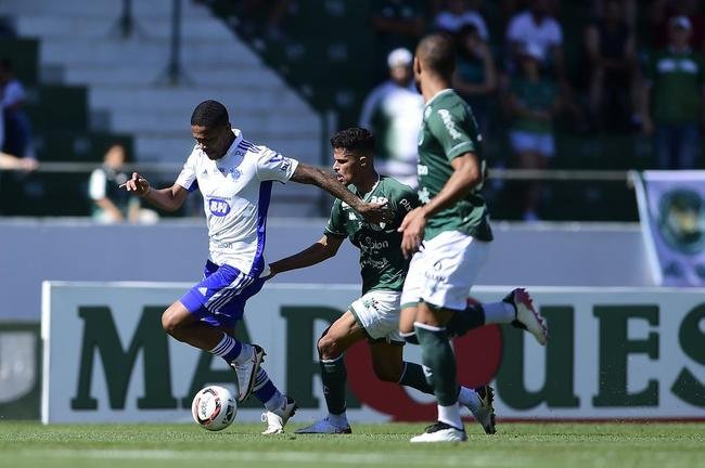 Fotos da derrota do Cruzeiro para o Guarani, por 1 a 0, no Brinco de Ouro, em Campinas, pela 17 rodada da Srie B