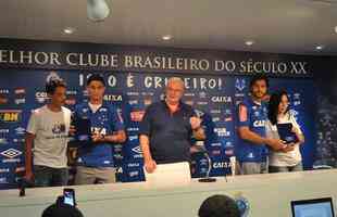 Diogo Barbosa e Hudson foram apresentados pelo presidente Gilvan de Pinho Tavares