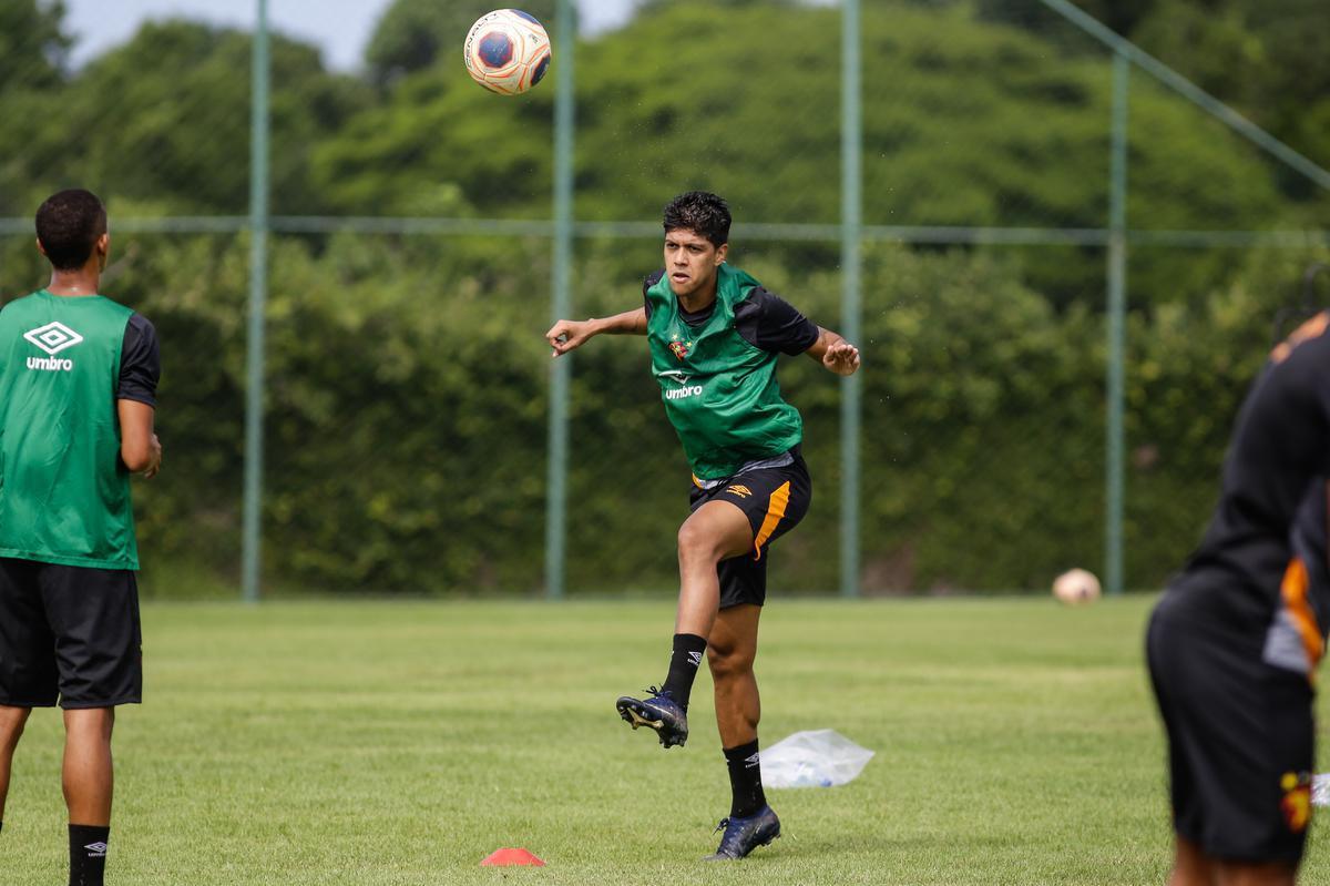 Nesta quinta-feira, sob o comando do treinador Daniel Paulista, Sport realizou primeiro trabalho ttico aps retorno s atividades