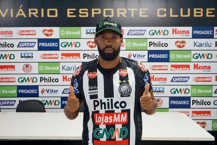 Lucas Mendes, lateral-direito (Operário-PR)