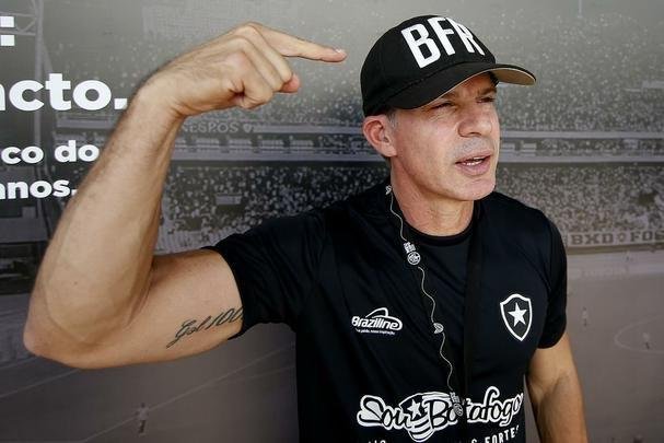 Fotos da vitória do Botafogo sobre o Atlético, por 2 a 1, no Engenhão, pela 18ª rodada do Brasileiro