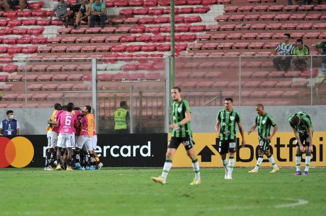 Fotos da derrota do Amrica para o Independiente del Valle, por 2 a 0, no Independncia, pelo Grupo D da Copa Libertadores