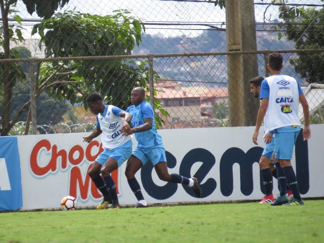 Fotos da reapresentao do Cruzeiro nesta segunda-feira (Matheus Adler/EM D.A Press)
