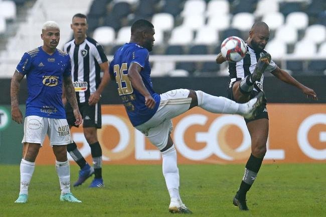No Engenho, Botafogo e Cruzeiro empatam por 3 a 3, em duelo pela 11 rodada da Srie B