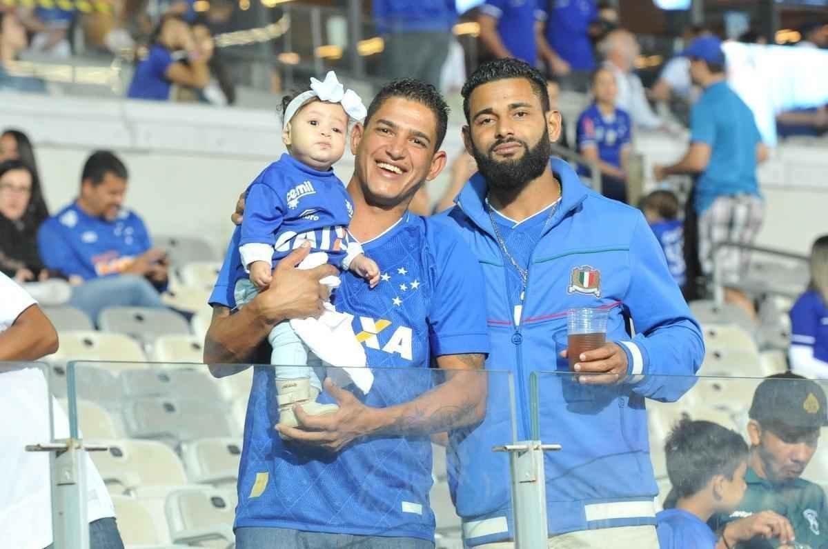 Imagens da torcida e da partida entre Cruzeiro e Santos, no Mineiro