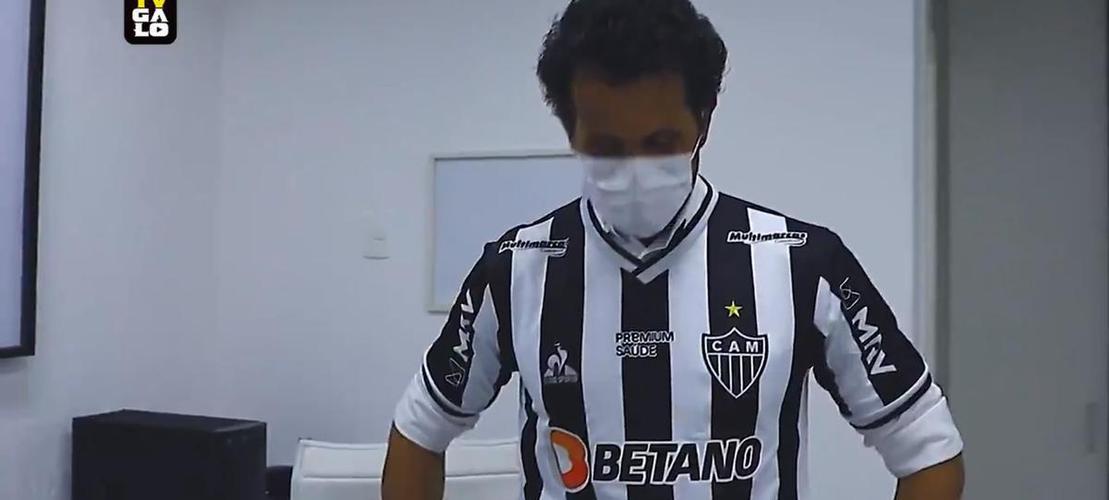 Com homenagem aos profissionais de saúde do clube, Atlético divulga a nova camisa para a temporada 2021