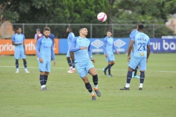 Imagens do treino do Cruzeiro nesta quarta-feira (14), antes do duelo contra o Patrocinense