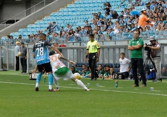 Amrica visitou o Grmio, no Rio Grande do Sul, e saiu derrotado por 3 a 0