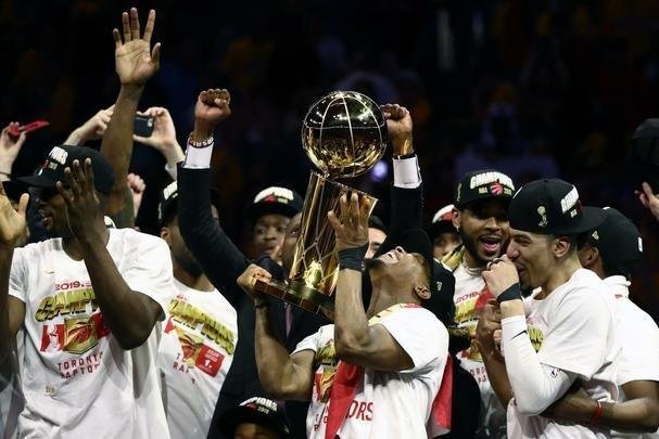 Toronto Raptors vence a sexta partida das finais, na Oracle Arena, e faz a festa