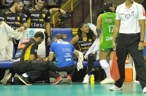 Minas x Praia: veja fotos da primeira partida da final