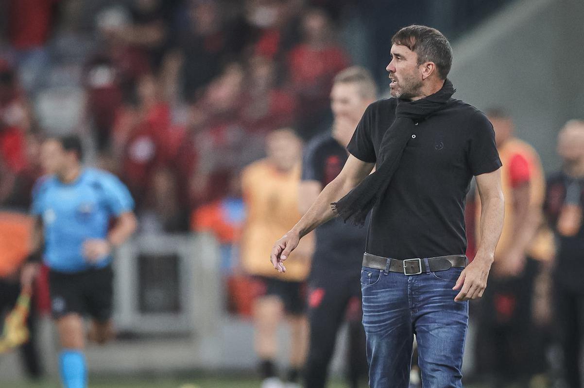 O Atltico visitou, na noite desta tera-feira (18/4), o Athletico-PR na Arena da Baixada, em Curitiba. A partida foi vlida pela 2 rodada do Grupo G da Copa Libertadores de 2023.