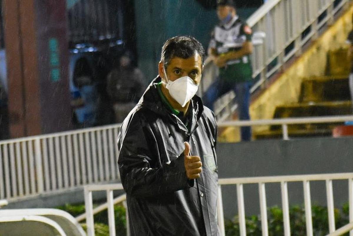 Amrica perdeu para o Uberlndia por 2 a 1