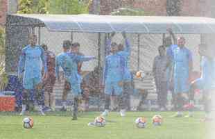 Fotos da reapresentao do Cruzeiro nesta segunda-feira, na Toca da Raposa II. Time se prepara para enfrentar o Boca Juniors, quinta-feira  noite, s 21h45, no Mineiro. Jogo valer pelas quartas de final da Copa Libertadores (Leandro Couri/EM D.A Press)