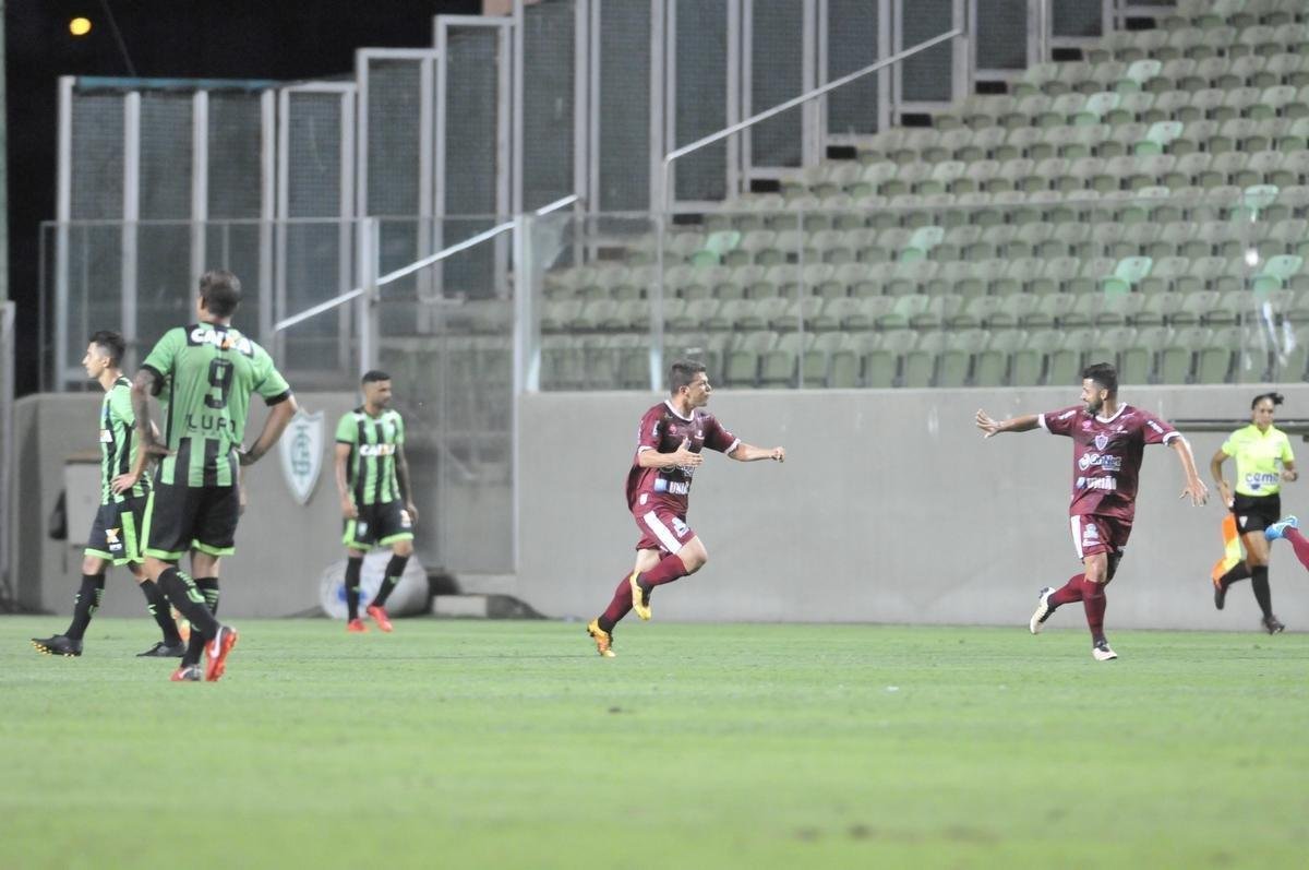 Amrica e Patrocinense se enfrentaram, no Independncia, pela primeira rodada do Campeonato Mineiro