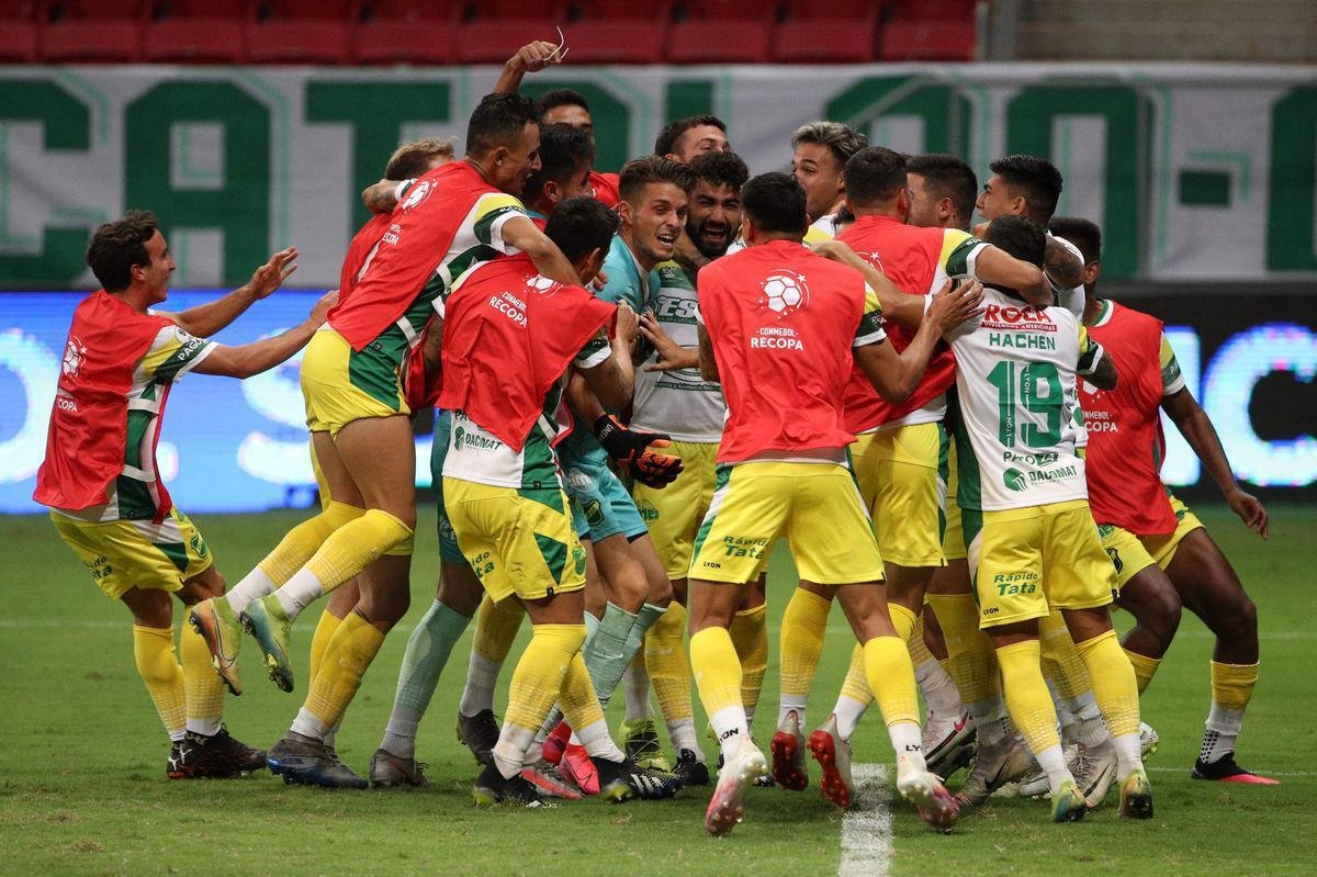 Defensa y Justicia derrotou o Palmeiras por 2 a 1 e levou a deciso para prorrogao e, posteriormente, cobrana de pnaltis. Nas batidas alternadas, venceu por 4 a 3.