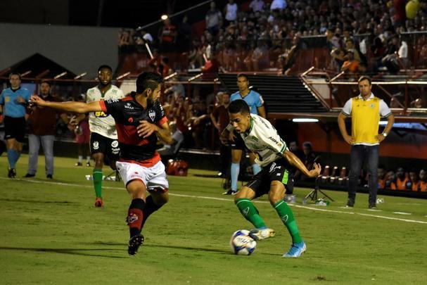 América arrancou empate dramático diante do Atlético-GO em Goiânia
