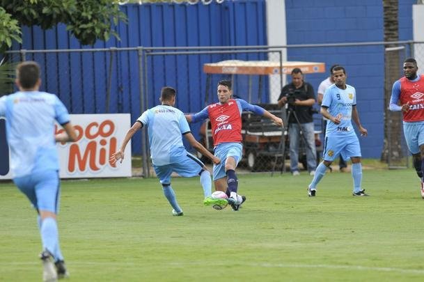 Com gols de Judivan e Rafael Sobis, Cruzeiro venceu Betinense por 2 a 0 em jogo-treino