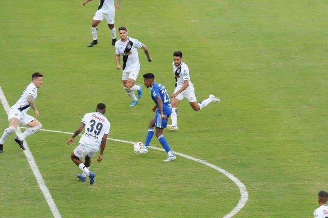 Fotos do jogo entre Cruzeiro e Ponte Preta, no Mineiro, em Belo Horizonte, pela 13 rodada da Srie B do Brasileiro