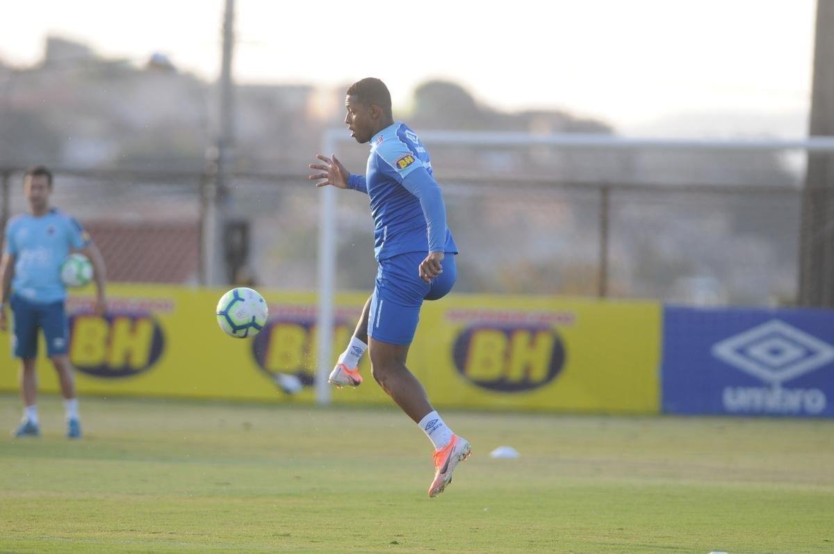 Cruzeiro se prepara para enfrentar o Fluminense, nesta quarta, s 19h15, no Mineiro