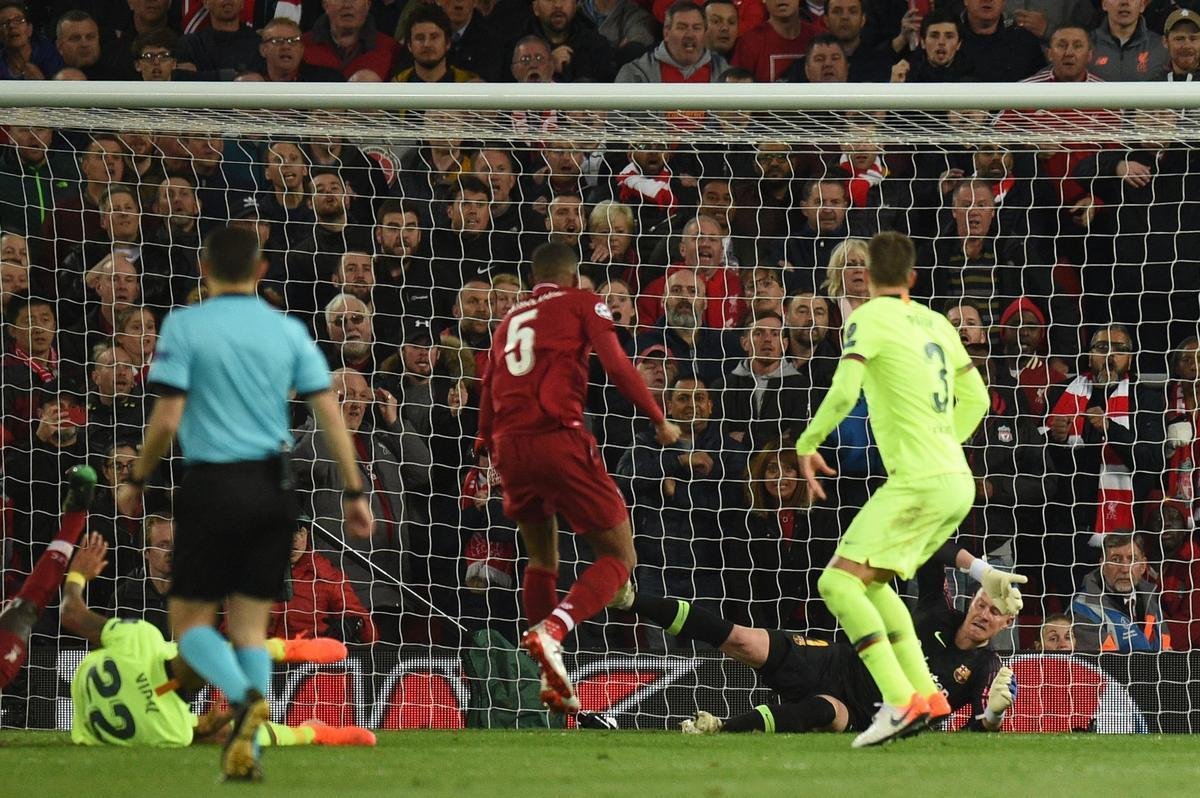 Origi abriu o placar para o Liverpool aos sete minutos do primeiro tempo