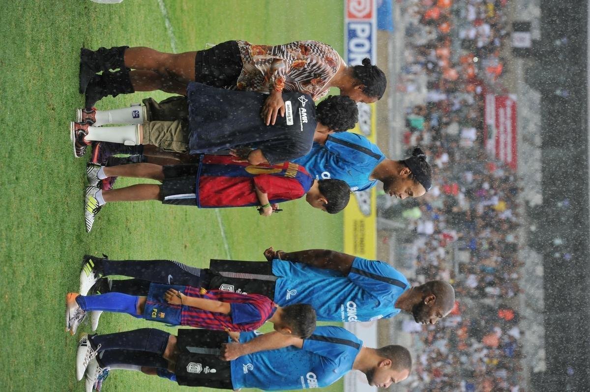 Fotos do 'Game of Dreams', jogo festivo dos Amigos do Ronaldinho contra os Amigos do Penta