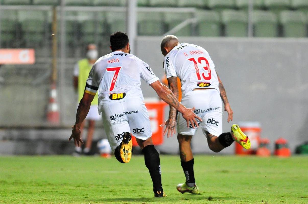 Fotos do gol de Arana, do Atltico, sobre o Amrica no clssico pela Copa Libertadores, no Independncia