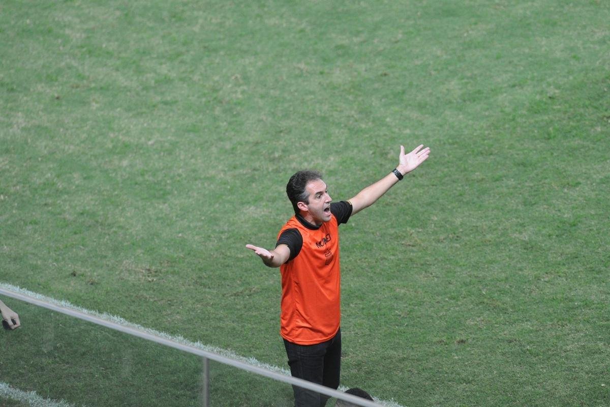 Fotos do jogo entre Amrica e Sampaio Corra, no Independncia, em Belo Horizonte, pela 27 rodada da Srie B do Campeonato Brasileiro