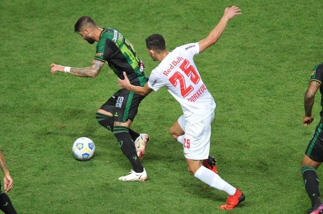 Gabriel Novaes ampliou para o Bragantino no segundo tempo e fechou o placar: 2 a 0 sobre o Amrica no Independncia