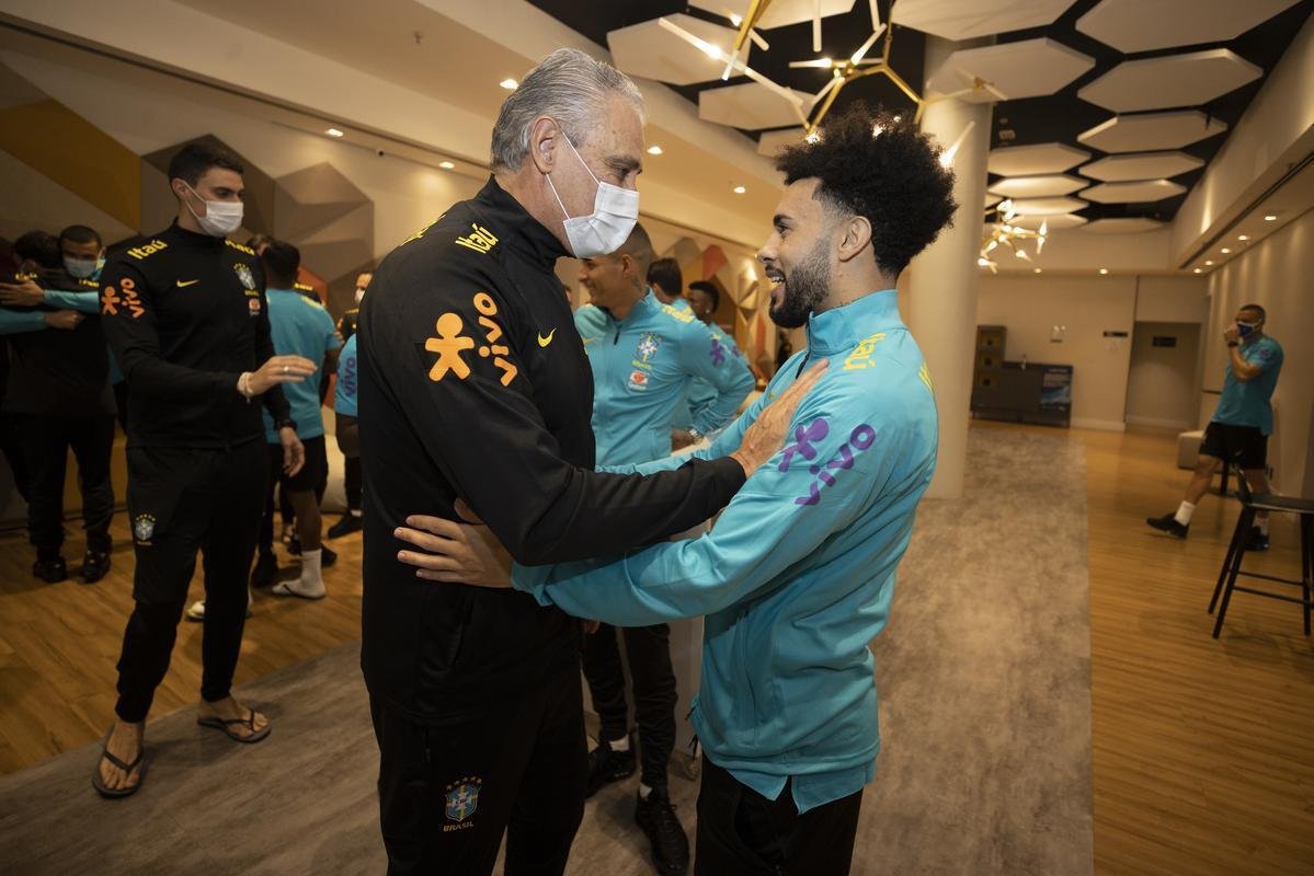 Jogadores se apresentam  Seleo Brasileira