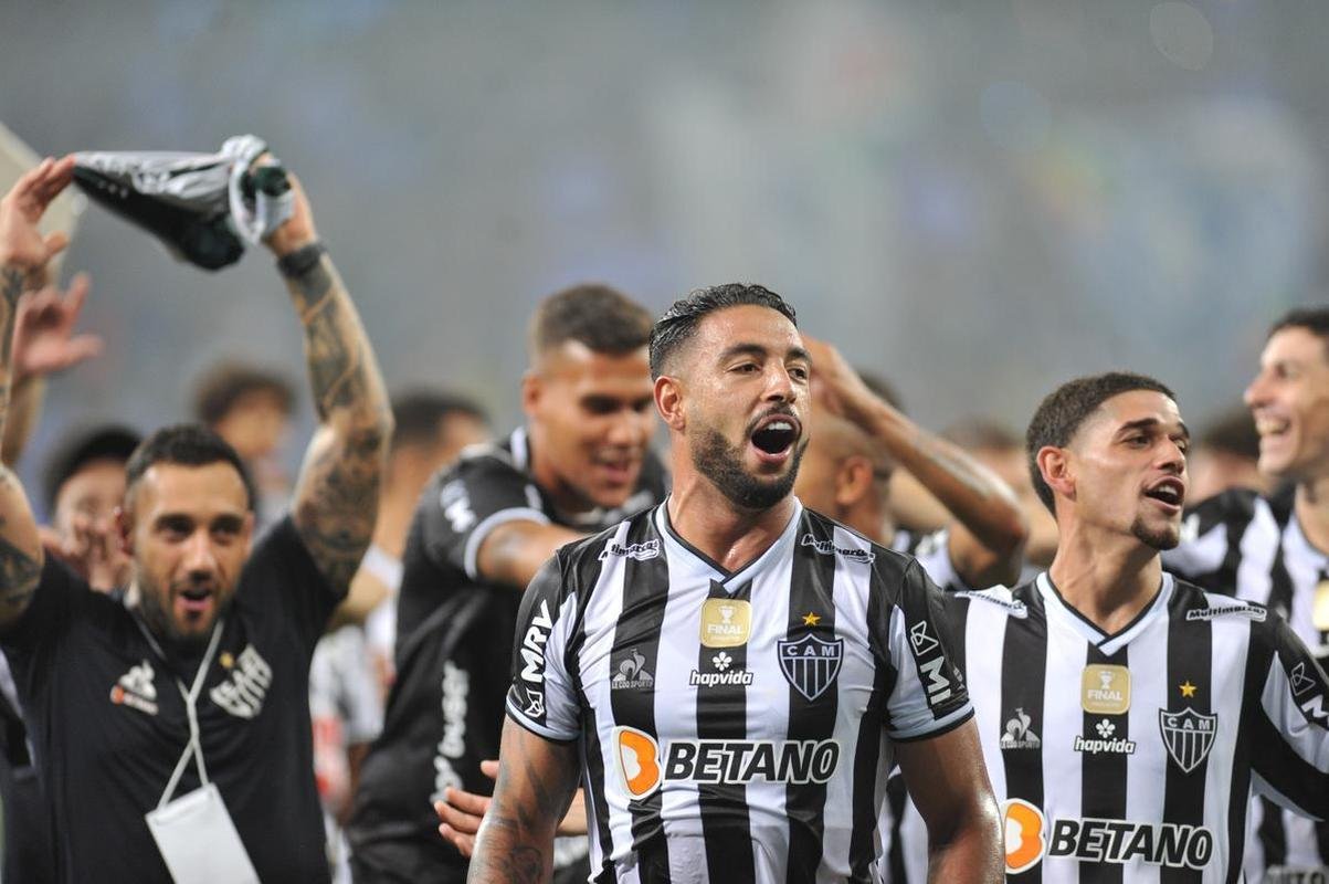 Festa do Atltico no Mineiro pela conquista do tricampeonato mineiro. Galo derrotou o Cruzeiro por 3 a 1 na final nica do estadual. Gols foram de Hulk (2) e Nacho