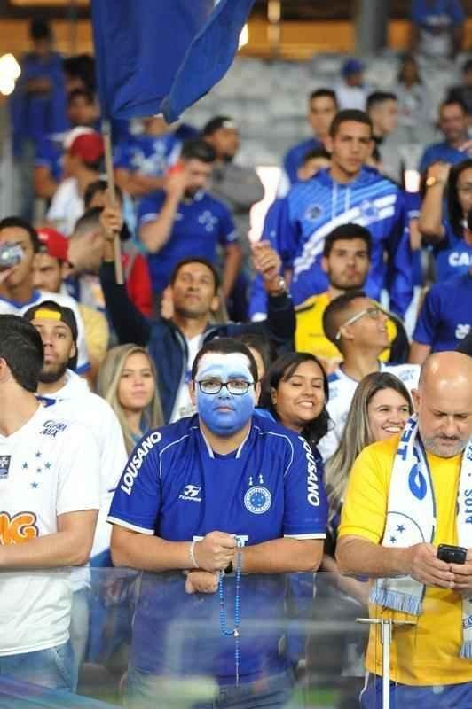 Torcedores do Cruzeiro na partida contra o Palmeiras no Mineiro