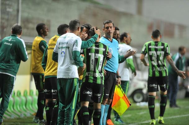Fotos do jogo entre Amrica e Cuiab, no Independncia, pela 16 rodada da Srie B