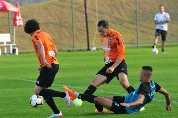 Atlético e Coimbra se enfrentaram em um jogo-treino na tarde desta segunda-feira