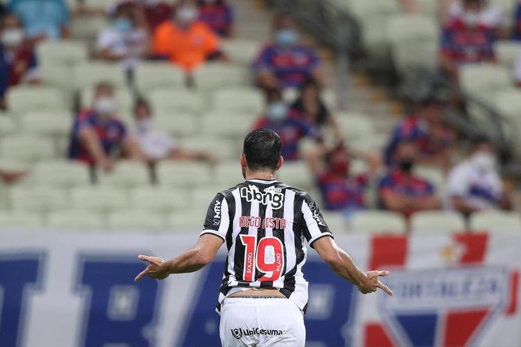 Diego Costa e Hulk marcaram os gols da vitória do Atlético por 2 a 1 sobre o Fortaleza, no Castelão