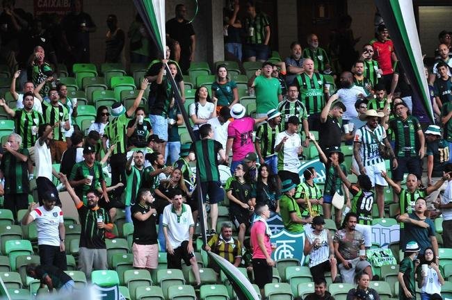 No dia do anivers�rio de 110 anos do Am�rica, torcedor compareceu ao Independ�ncia para acompanhar o jogo contra o Athletico-PR pela quarta rodada do Campeonato Brasileiro