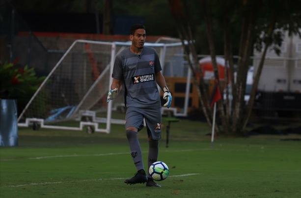 Vitória derrotou Atlético por 1 a 0, no Barradão, com gol de Léo Ceará