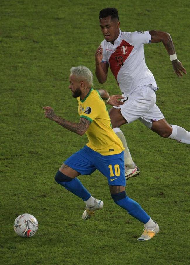 Brasil e Peru se enfrentaram pela segunda rodada do Grupo B da Copa Amrica