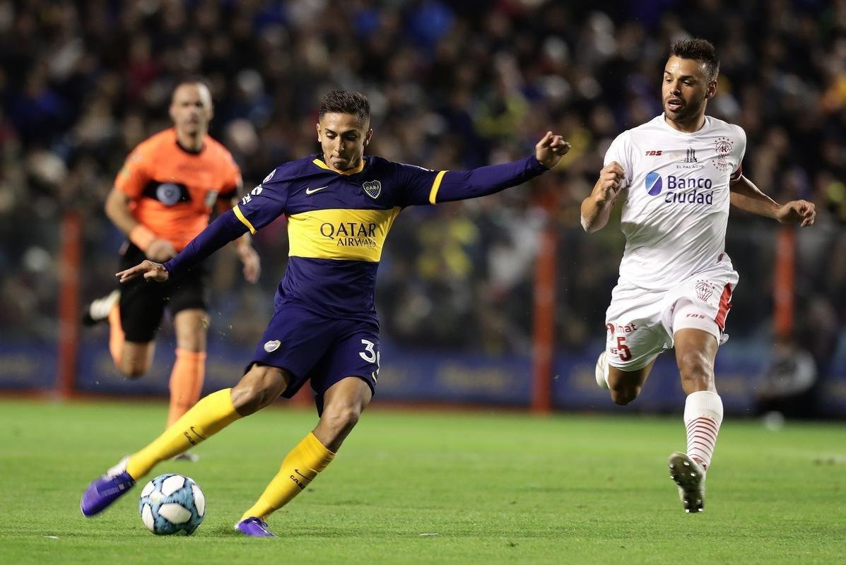 Fotos de Agustn Almendra, volante do Boca Juniors, de 22 anos, que est na mira do Cruzeiro para 2023. Vnculo dele na Argentina vai at junho do prximo ano, o que permite firmar pr-contrato a partir de janeiro com qualquer clube