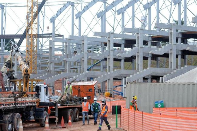 Arena MRV completa um ano de obras neste 20 de abril de 2021. Veja como est� o andamento da constru��o do est�dio do Atl�tico, que tem previs�o de ficar pronto em outubro de 2022. Ser�o 46 mil lugares, 2.333 vagas de estacionamento, 40 bares e 80 camarotes. O empreendimento fica no bairro Calif�rnia, em Belo Horizonte. (Fotos de Gladyston Rodrigues/EM/D. A Press)