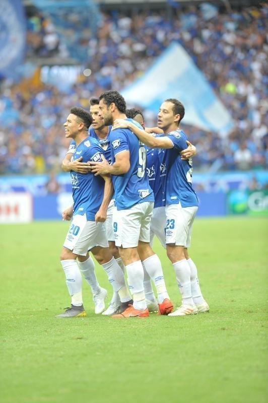 Marquinhos Gabriel abriu o placar para o Cruzeiro aos 45 do primeiro tempo, em chute no canto direito de Victor que ainda desviou no zagueiro atleticano Leonardo Silva