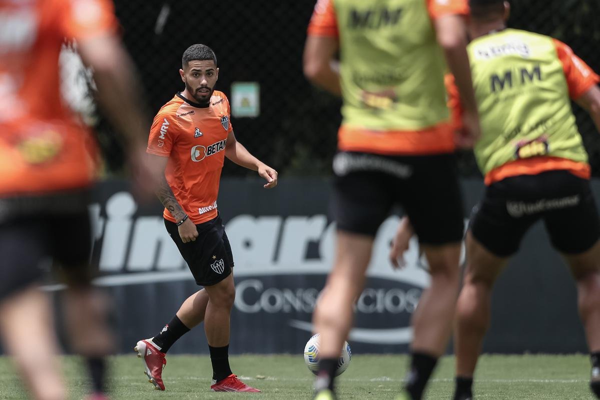 Elenco atleticano encerrou a preparao para enfrentar o Atltico-GO fora de casa 