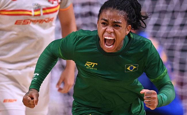 Aos 10 anos, Bruna de Paula começou no esporte e logo chamou atenção de quem a via jogar.