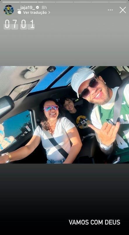 Jaj, outro que tem futuro incerto no Cruzeiro, aproveitou o tempo de descanso para viajar com a famlia
