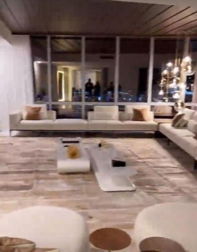 Hulk, do Atltico, apresenta sua nova cobertura em Miami no condomnio Paramount Miami Worldcenter