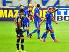 Pior defesa e segundo melhor ataque: Cruzeiro busca equilbrio na Srie B