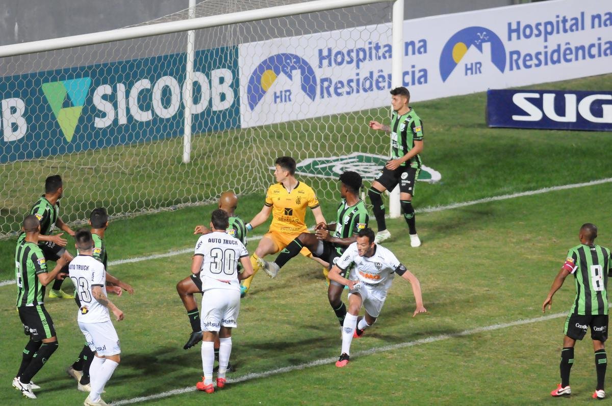 No segundo tempo, Atltico abriu o placar com Rver, de cabea