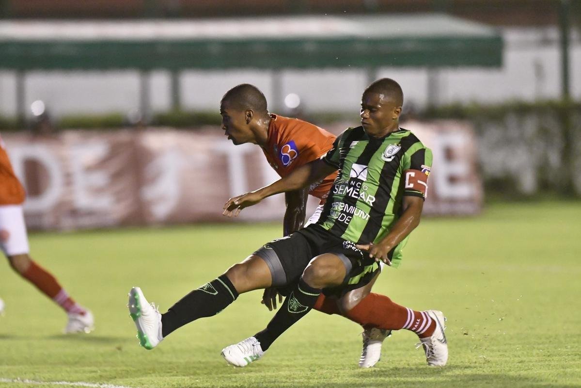 Amrica e Tupynambs se enfrentaram pela 3 rodada do Campeonato Mineiro