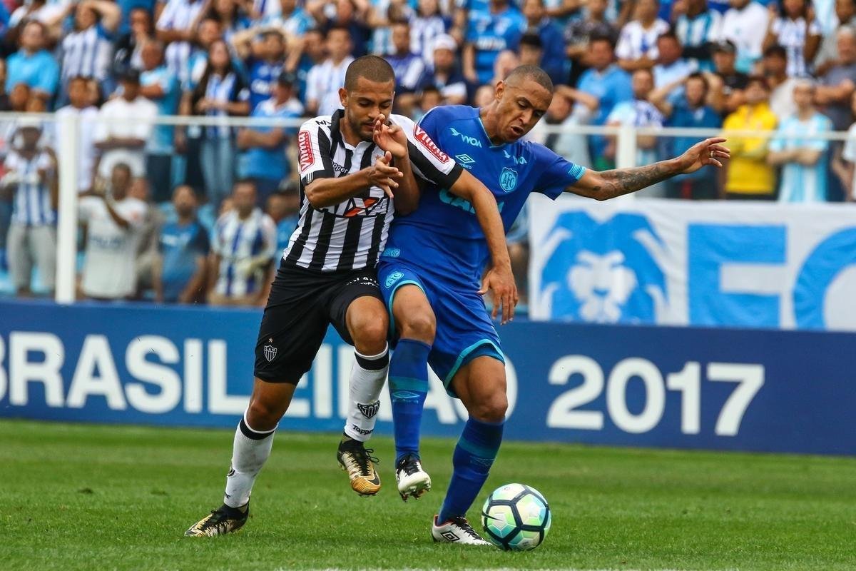 Imagens do empate entre Ava e Atltico, na Ressacada