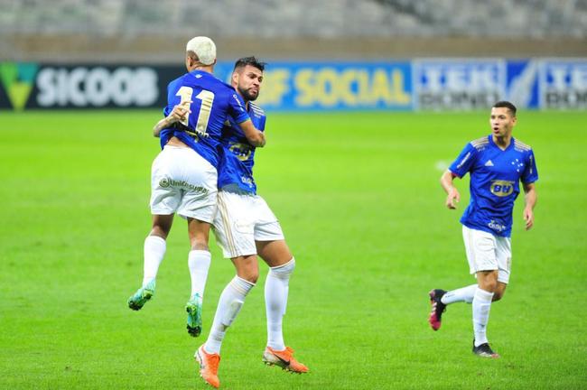 Fotos do jogo entre Cruzeiro e Guarani, no Mineiro, em Belo Horizonte, pela oitava rodada da Srie B do Campeonato Brasileiro de 2021