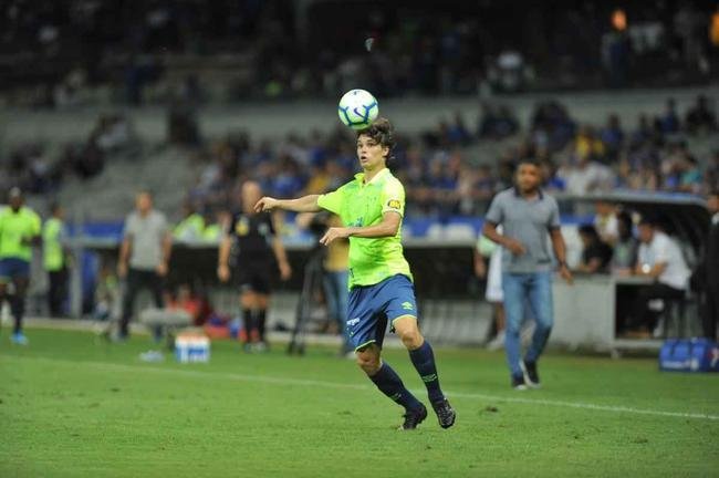 Cruzeiro estreou terceiro uniforme, o ltimo produzido pela Umbro